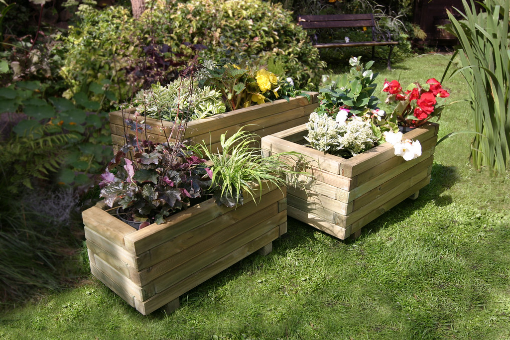 langwerpige plantenbak buiten