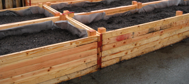 langwerpige plantenbak buiten